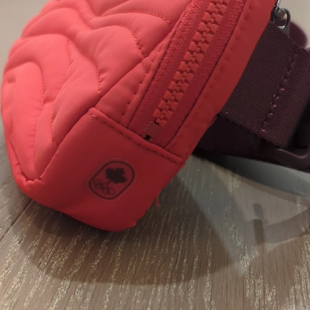 Lululemon Red Everywhere Belt Bag EBB Team Canada - Picture 3 of 5